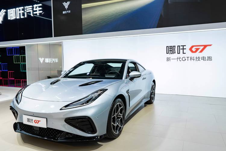 重庆大足区讯羽翔企业管理咨询哪吒汽车在智能汽车领域的表现，领途汽车在新能源汽车市场中的影响力